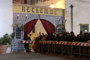 NEL BORGO ANTICO DI SPECCHIA UN PRESEPE VIVENTE ALL’INSEGNA DELLA FEDE CHE CONCL